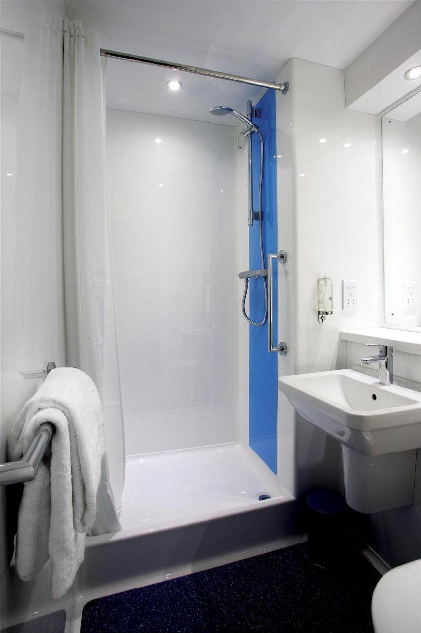 Travelodge Bedford Wyboston Esterno foto