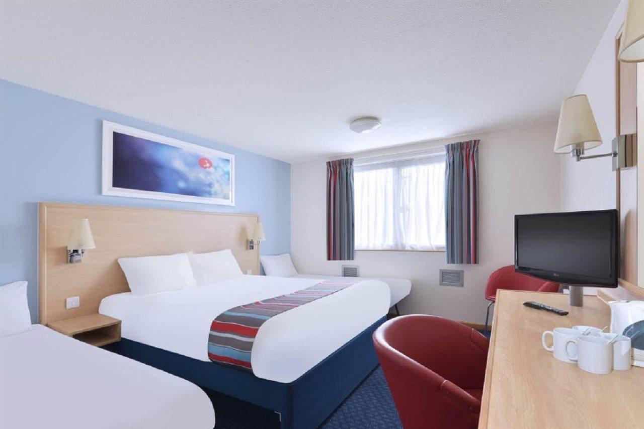 Travelodge Bedford Wyboston Esterno foto