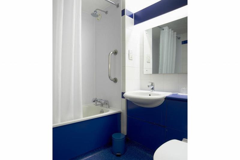 Travelodge Bedford Wyboston Esterno foto