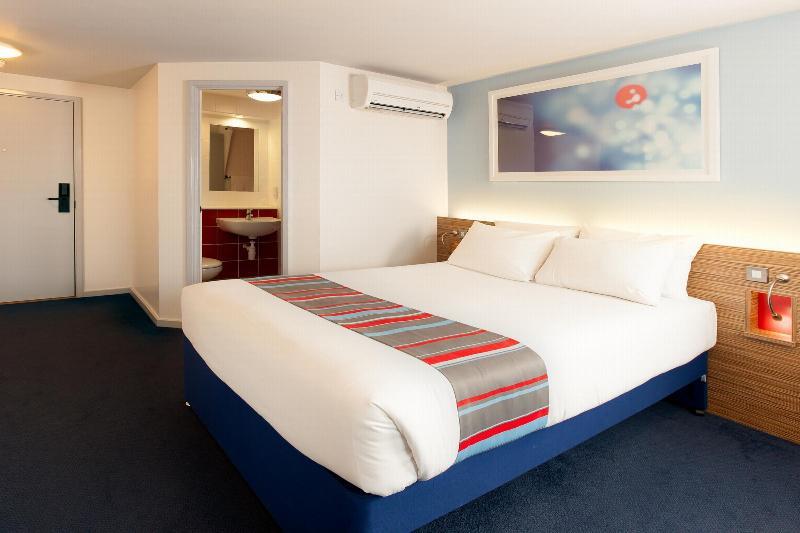 Travelodge Bedford Wyboston Esterno foto